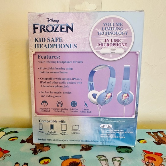 NIB Kids Frozen Headphones - Picture 3 of 3